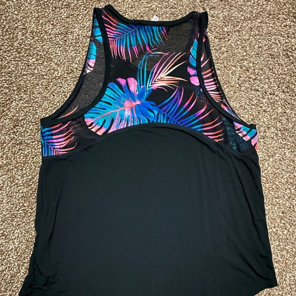 Mesh beachy super soft Victoria’s Secret Tank - Picture 3 of 3